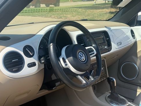 Used 2014 Volkswagen Beetle 2.5 FWD image 7