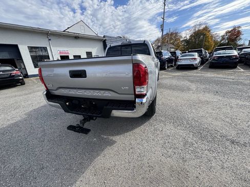 Used 2016 Toyota Tacoma SR5 image 12