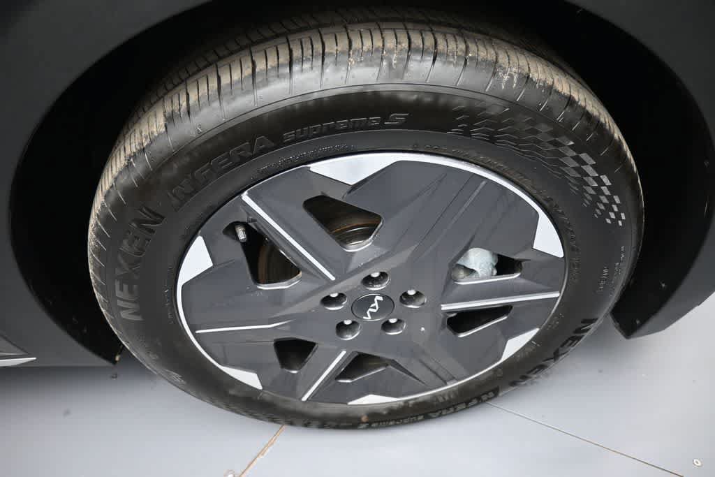 Certified 2025 Kia EV6 Light w/ Light LR Technology Package AWD/4WD image 12