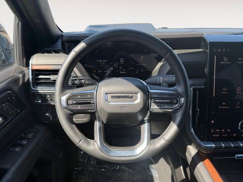 Certified 2025 GMC Yukon Denali AWD/4WD image 12