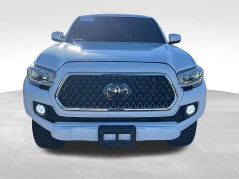 Used 2019 Toyota Tacoma TRD Off-Road image 2