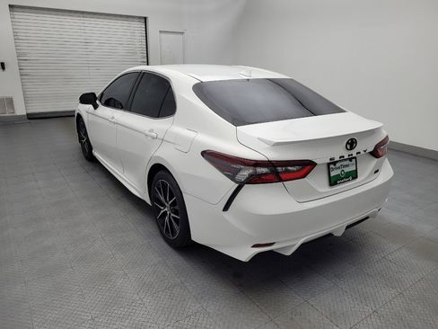 Used 2021 Toyota Camry SE w/ Convenience Package FWD image 5
