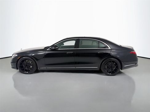 Used 2022 Mercedes-Benz S 580 4MATIC Sedan image 2
