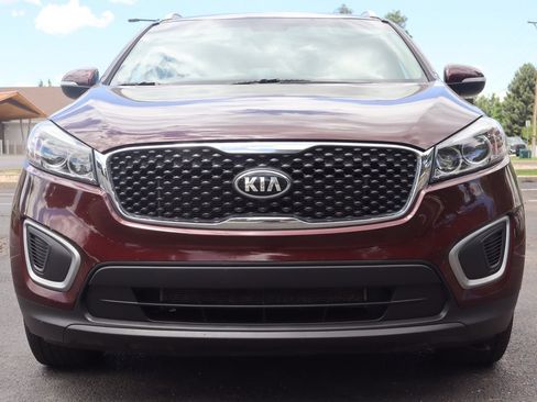 Used 2016 Kia Sorento LX w/ LX Convenience Package AWD/4WD image 13