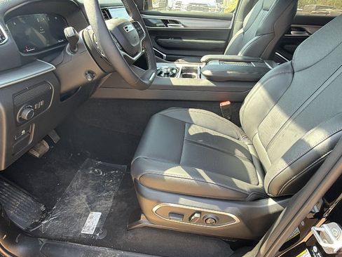 New 2026 Jeep Grand Wagoneer Limited AWD/4WD image 16