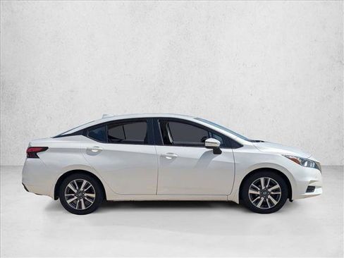 Used 2020 Nissan Versa SV FWD image 4