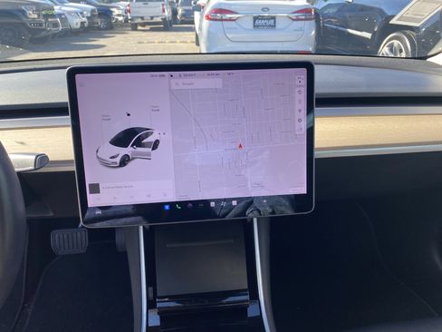 Used 2020 Tesla Model 3 Long Range image 16