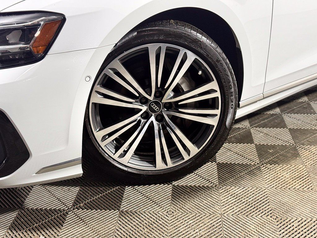 Used 2023 Audi A8 L 3.0T AWD/4WD image 2