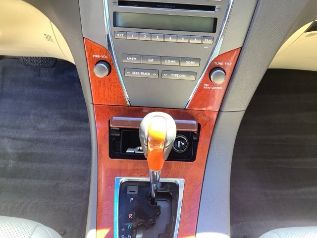 Used 2010 Lexus ES 350 w/ Preferred Accessory Package FWD image 27