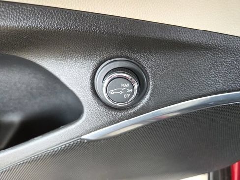 Used 2020 Buick Enclave Essence FWD image 11