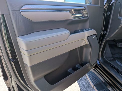 Used 2025 Chevrolet Silverado 1500 ZR2 w/ Technology Package AWD/4WD image 10