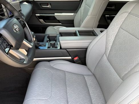 Used 2023 Toyota Tundra Limited AWD/4WD image 10