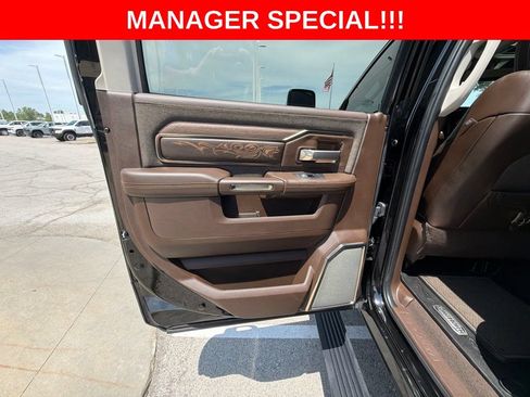 Used 2025 RAM 2500 Limited AWD/4WD image 37