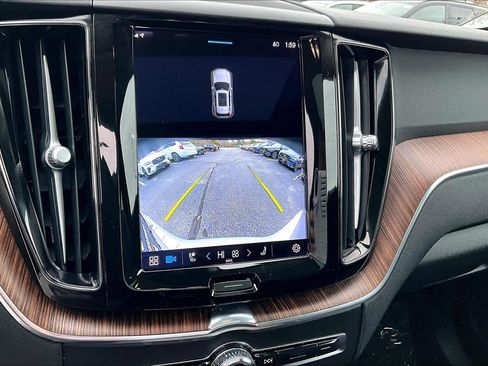 Certified 2023 Volvo XC60 B5 Plus w/ Climate Package image 28