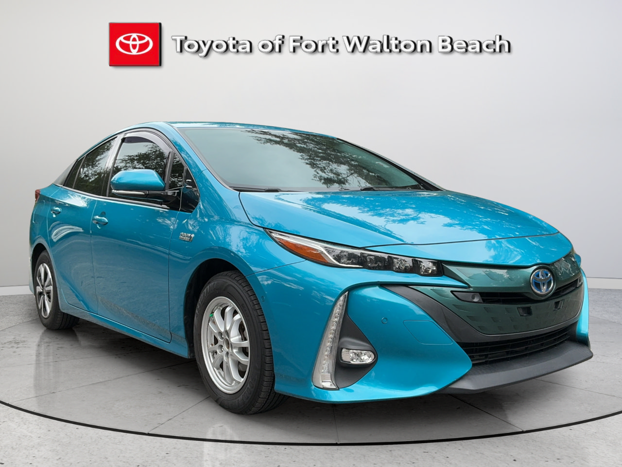 Used 2019 Toyota Prius Prime Advanced FWD image 2