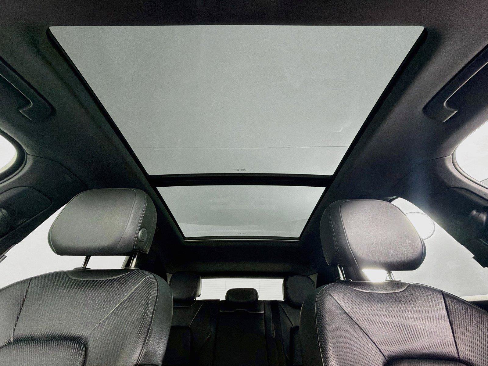 Certified 2024 Porsche Cayenne AWD/4WD image 6