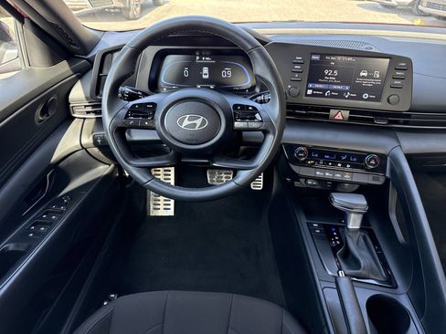 Certified 2025 Hyundai Elantra Sport image 15