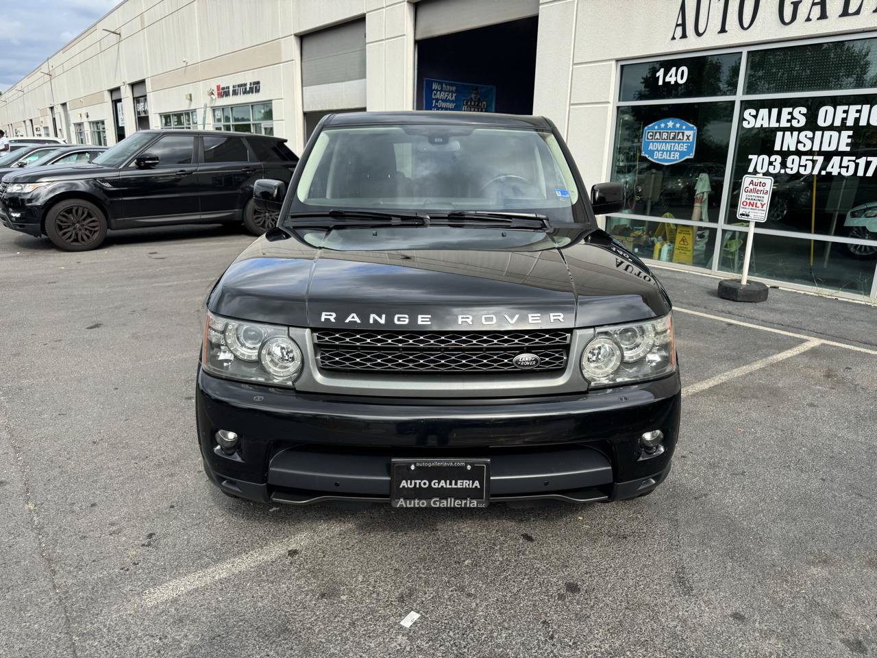 Used 2011 Land Rover Range Rover Sport HSE AWD/4WD image 2