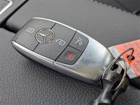 Used 2025 Mercedes-Benz CLA 250 image 31