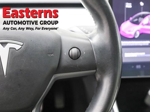 Used 2019 Tesla Model 3 Standard Range image 16