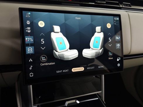 Used 2025 Land Rover Range Rover SE image 31