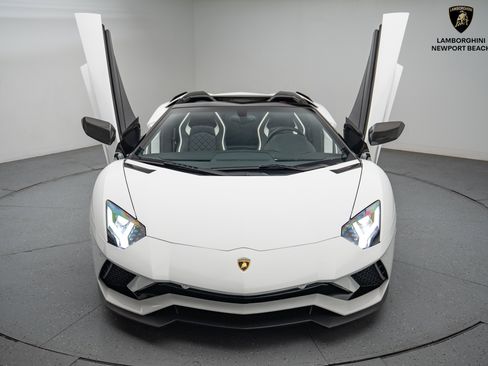 Used 2019 Lamborghini Aventador S image 14