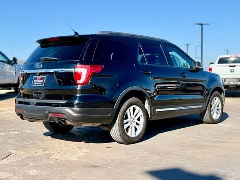 Used 2019 Ford Explorer XLT w/ Equipment Group 202A image 2