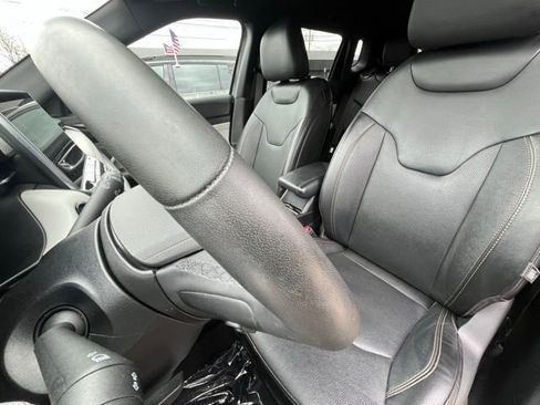 Used 2023 Jeep Compass Limited AWD/4WD image 18