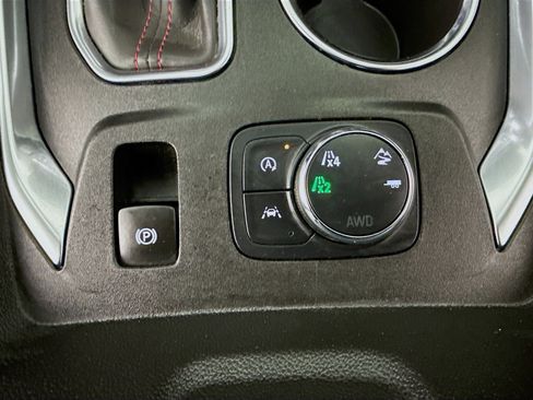 Used 2023 Chevrolet Traverse RS AWD/4WD image 17