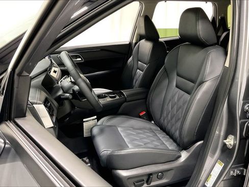 Used 2026 Nissan Rogue Platinum AWD/4WD image 25