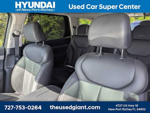 Used 2021 Hyundai Palisade SEL w/ Premium Package FWD image 3