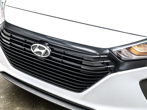 Used 2019 Hyundai Ioniq Plug-In Hybrid image 14