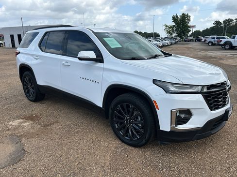 Used 2023 Chevrolet Traverse RS FWD image 5