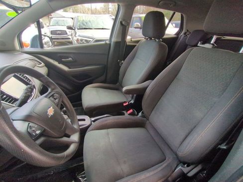 Used 2019 Chevrolet Trax LS w/ Tint and Cruise Package image 14