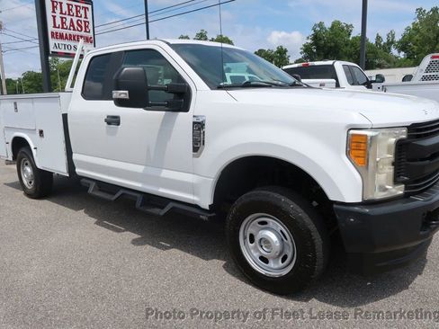 Used 2017 Ford F250 XL w/ Power Equipment Group AWD/4WD image 6