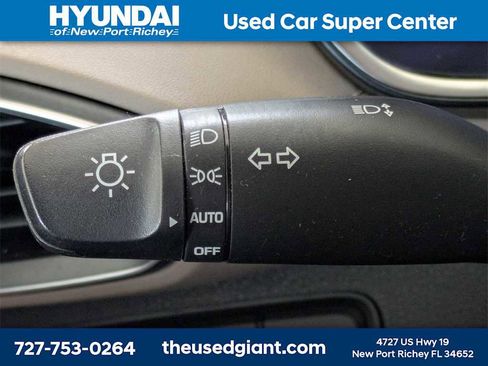 Used 2019 Hyundai Santa Fe SE image 29