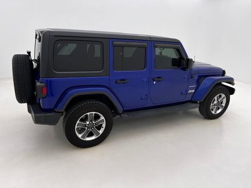 Used 2018 Jeep Wrangler Unlimited Sahara image 6