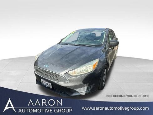 Used 2017 Ford Focus S image 1