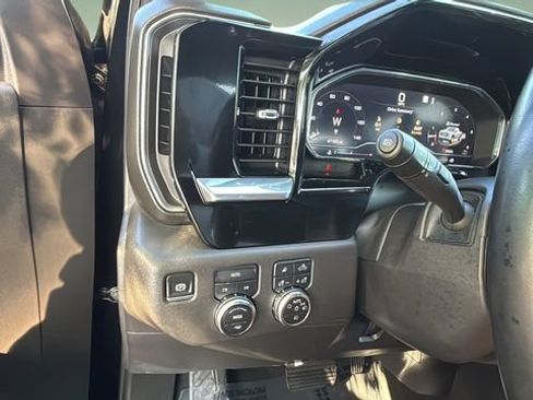 Used 2025 GMC Sierra 1500 SLT AWD/4WD image 22