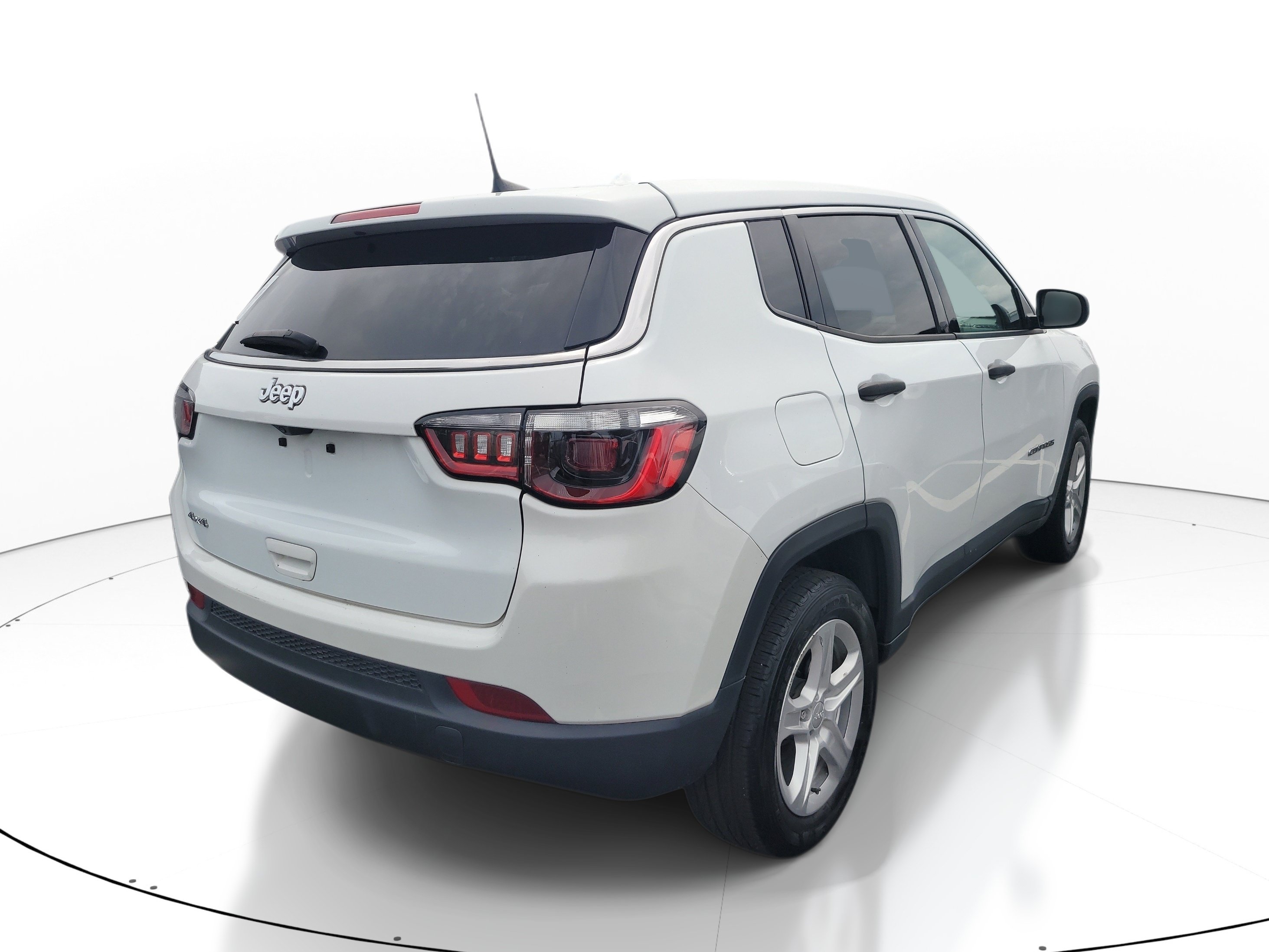 Used 2023 Jeep Compass Sport AWD/4WD image 4