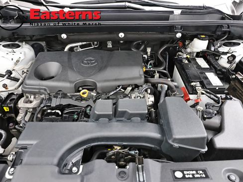 Used 2023 Toyota RAV4 LE AWD/4WD image 7