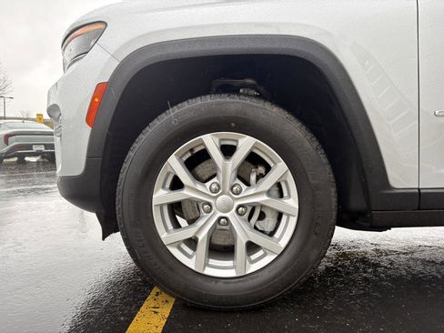Used 2023 Jeep Grand Cherokee Limited w/ Trailer Tow Prep Group (B) AWD/4WD image 26