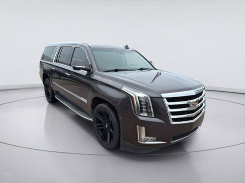 Used 2018 Cadillac Escalade ESV Luxury RWD image 5