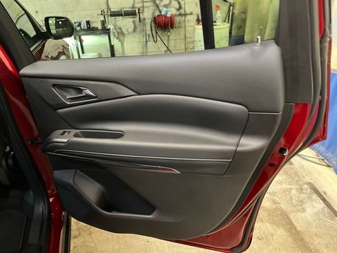 Used 2025 Chevrolet Traverse LT w/ Midnight/Sport Edition FWD image 28