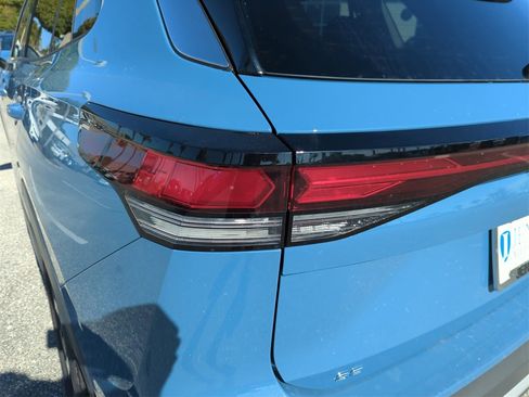 New 2026 Volkswagen Tiguan SE image 18