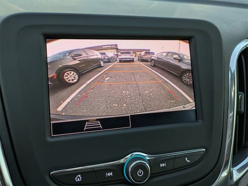 Used 2022 Chevrolet Equinox LS w/ LS Convenience Package image 24