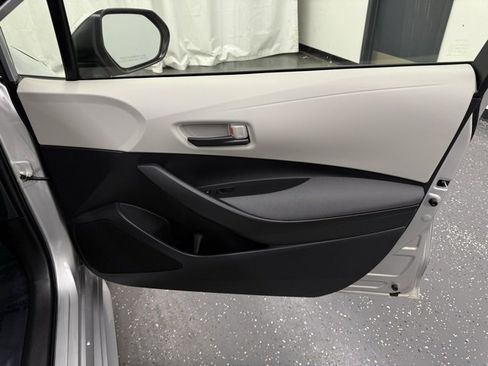 Used 2022 Toyota Corolla LE image 7