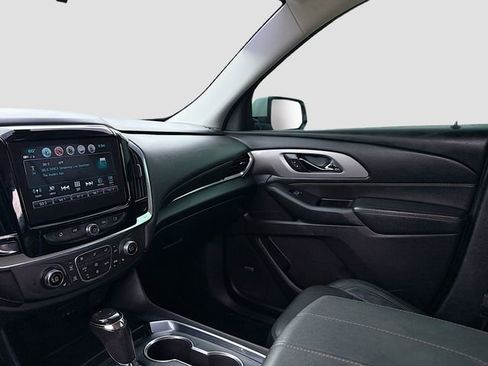 Used 2019 Chevrolet Traverse RS image 25