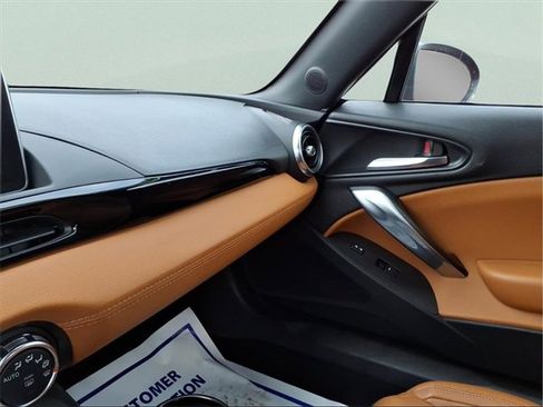 Used 2017 FIAT 124 Spider Lusso image 20