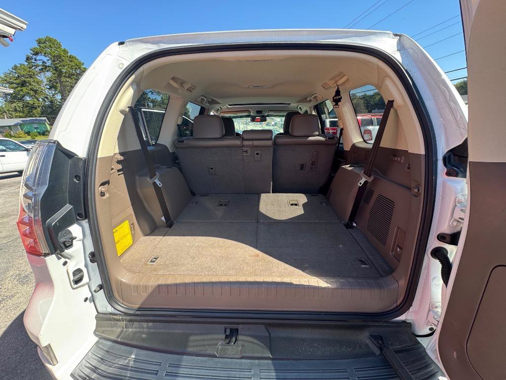 Used 2017 Lexus GX 460 Premium w/ Premium Package AWD/4WD image 26